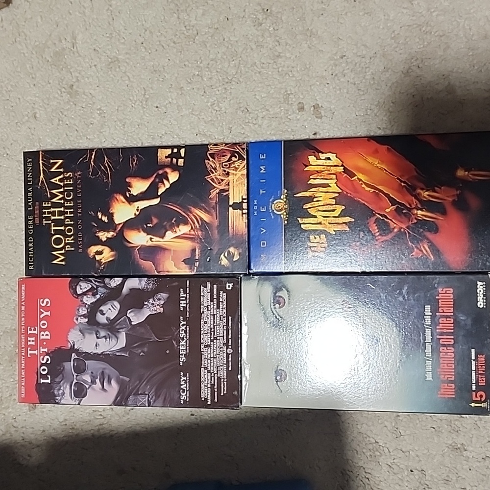 4 VHS Horror/thriller Lost Boys, Silence of the lambs